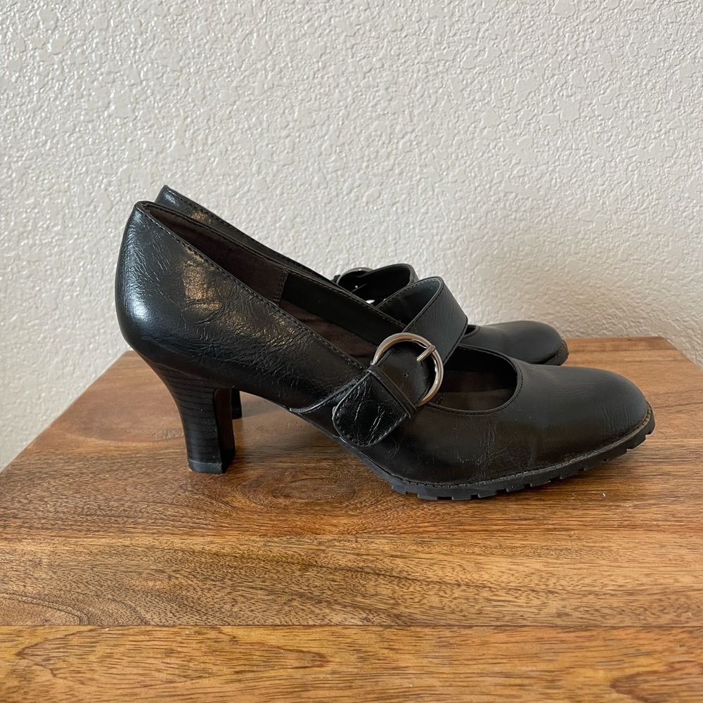 Aerosoles Black Leather Heels